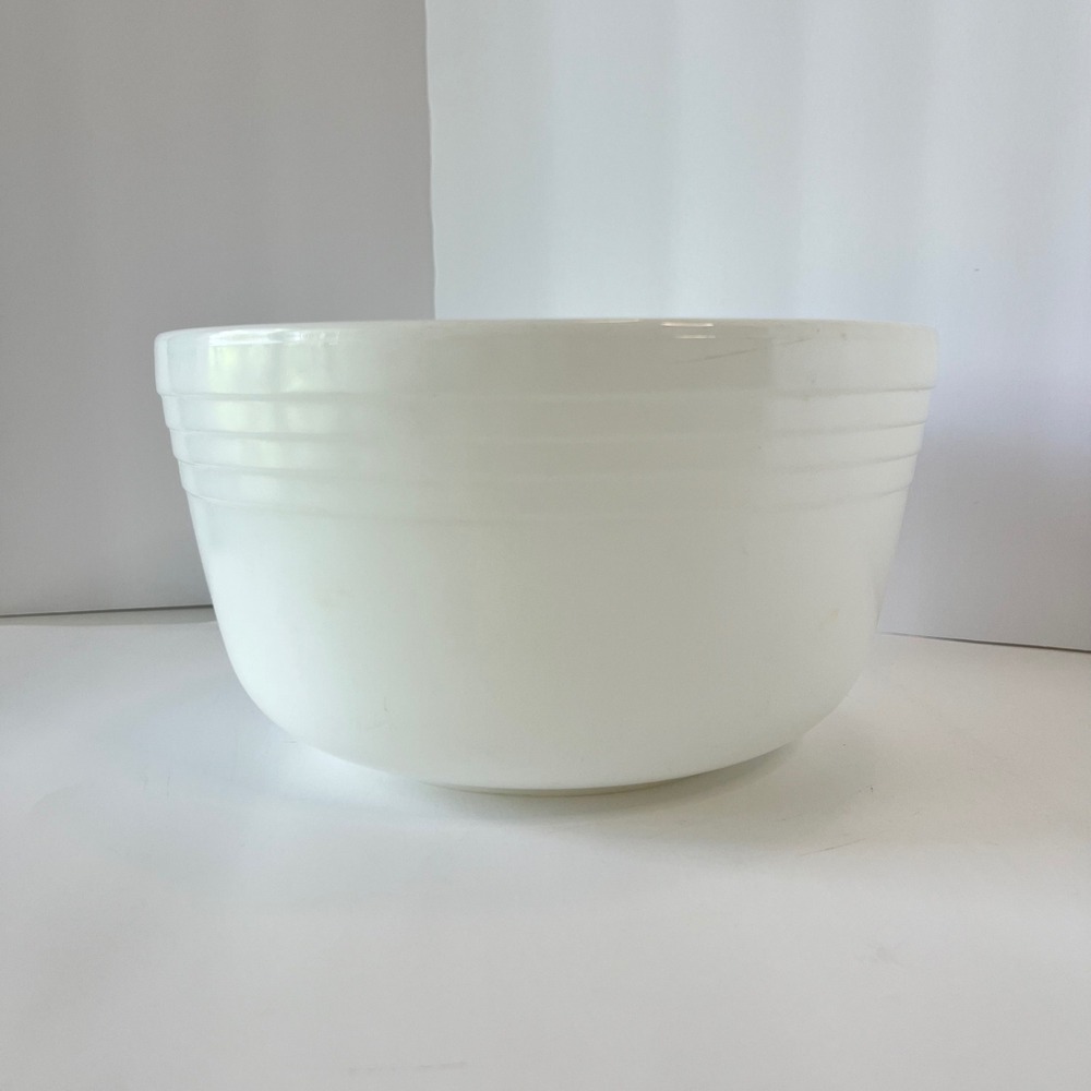 Vintage Pyrex Hamilton Beach Milk Glass Mixing Bowl White Ribbed‎ Banded USA 10